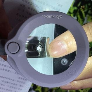 58歲柜員放大鏡辦業務引熱議：銀行業老齡化與效率平衡的挑戰