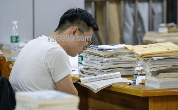 年輕人為何偏愛(ài)鄉(xiāng)鎮(zhèn)公務(wù)員？港大碩士也黯然失色？