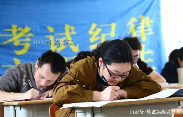 年輕人扎堆鄉(xiāng)鎮(zhèn)公務(wù)員，比港大碩士香？