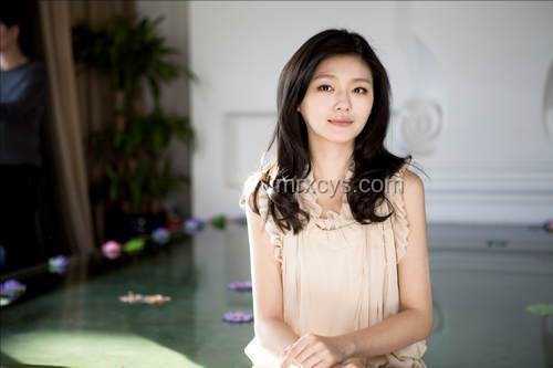 林依晨生二胎案例研究：高齡產婦的堅韌與抉擇