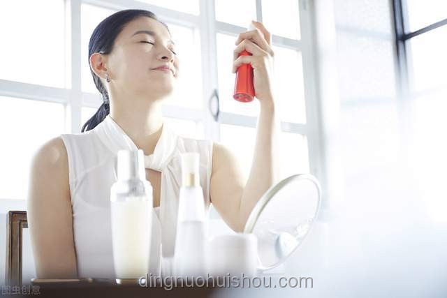 你堅(jiān)持了哪些好習(xí)慣來變美？變美習(xí)慣,皮膚保養(yǎng),健康飲食,規(guī)律運(yùn)動,心態(tài)調(diào)整