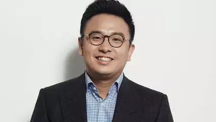 何秋亊工作室致歉背后的創新重生策略,跨界反思,設計思維,情緒智能,未來趨勢