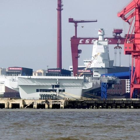 福建艦正式服役時間預測與行業影響分析