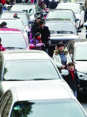 孩子上重點小學，每天開車40公里接送值不值？