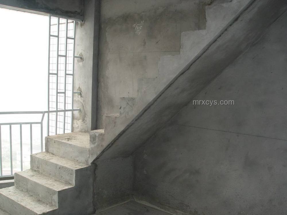 廢墟中的樓梯重建記：水泥買瓜的意外智慧?