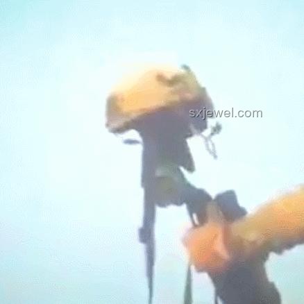 軍事與游戲領域扳機對比分析