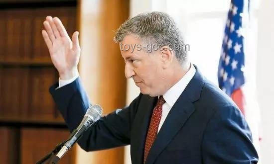 紐約市審計長被捕事件解析：如何應對與MAGA特工的沖突？