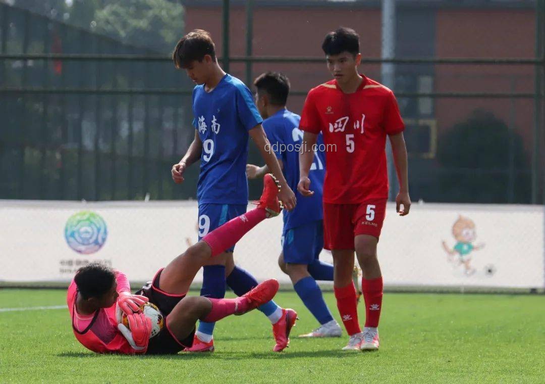 蘇超鹽城1:0小勝宿遷：足球賽場上的汗水與榮耀