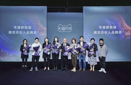 普通人穿搭心得引領時尚新風尚，個性化消費崛起