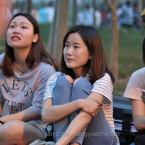 畢業季新風尚：女生壁上觀歌唱引領青春文化新趨勢