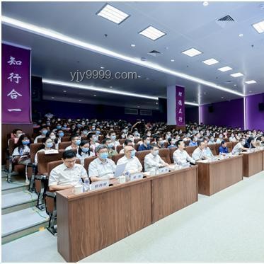 食堂阿姨致辭觸動人心：情感共鳴與教育真諦的深度洞察