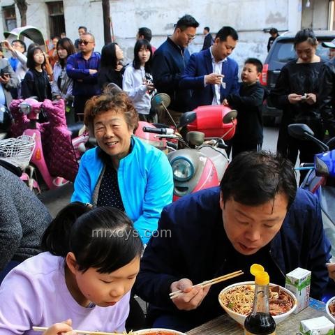 看純血天津人吃早飯，解鎖碳水核彈的正確吃法