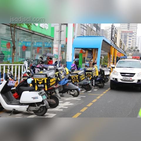 小區(qū)車位購買與租賃對(duì)比：10萬VS每月300元