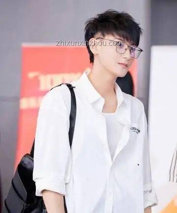 黃子韜徐藝洋孩子疑曝光：應對策略與聲譽管理