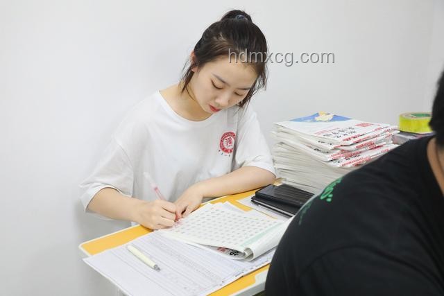 高考失利后的抉擇：小李的復讀之路