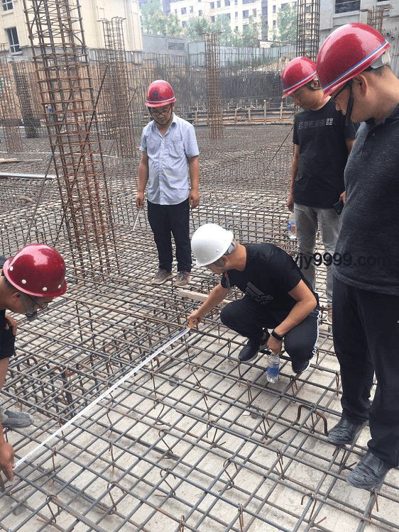 河北建筑業質量監管新趨勢：工人徒手掰斷鋼筋事件后的深度反思