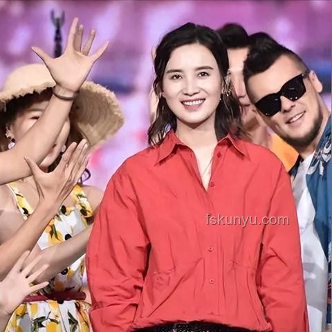 宋佳白玉蘭封后：跨界演繹創新藝術的無限可能