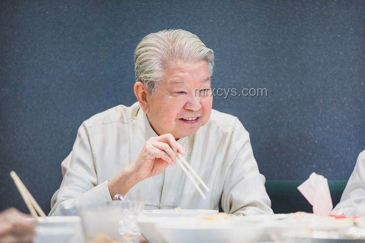 蔡瀾逝世后文化傳承與行業(yè)影響洞察
