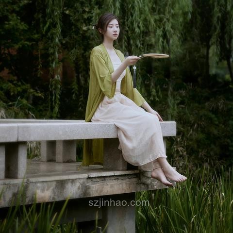 單依純版《思念是一種病》與原版的對比分析