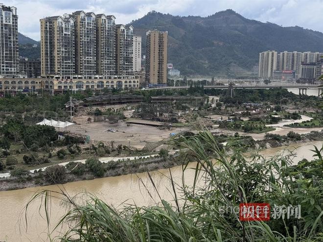 貴州榕江縣洪峰預(yù)警前后對(duì)比分析