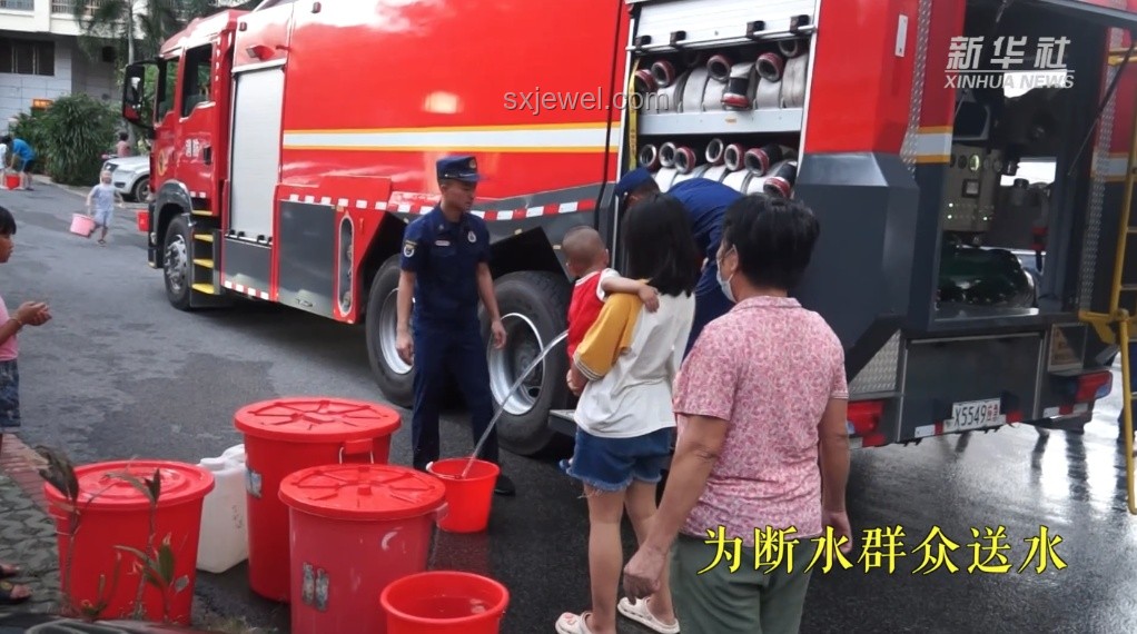 媒評環海南島摩旅被民警私家車逼停事件背后的執法規范化探討