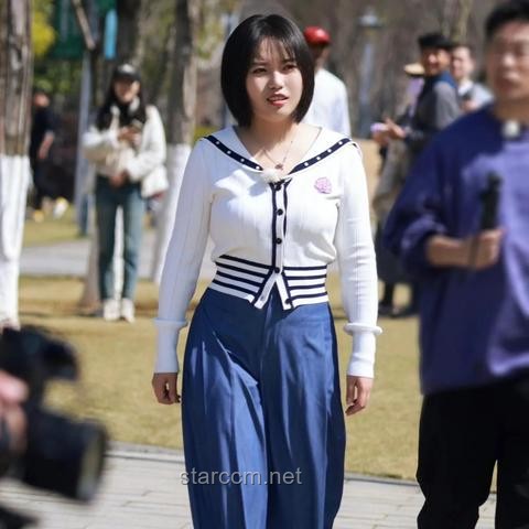 李雪琴的美顏蛻變：娛樂行業的多元化與個體成長啟示