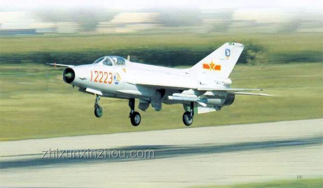 殲-20緊急升空彰顯空軍實(shí)力，未來(lái)空戰(zhàn)趨勢(shì)前瞻