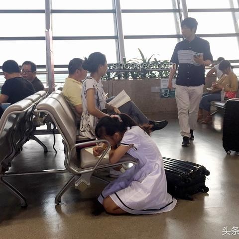 7月1號朋友圈發布內容對比分析：風格、內容、互動與情感表達