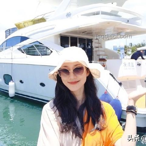 韓雪文物前使用強光拍攝事件對比分析：公眾行為與文物保護