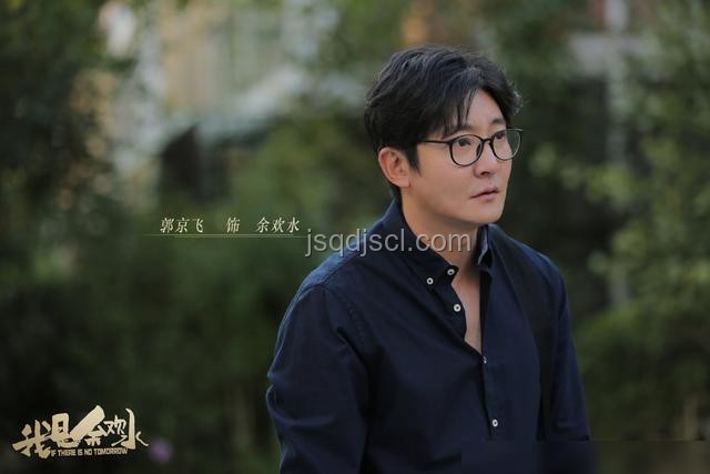 男演員拍短劇后兼職陪爬泰山：演藝生涯的新探索？