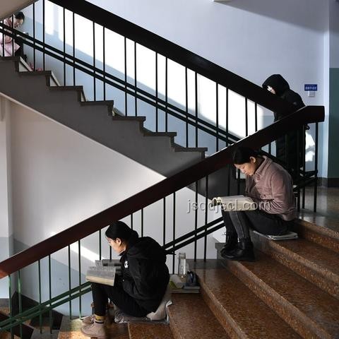 學校強制男生幫女生搬宿舍合理性深度分析