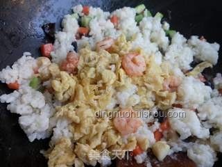 家庭餐飲創新趨勢：以蝦仁蛋炒飯為溫情紐帶