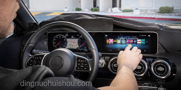 連方向盤也是屏幕？！：未來汽車人機交互革命