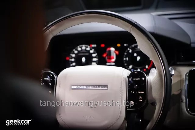 連方向盤也是屏幕！：未來汽車交互設計的革新探索