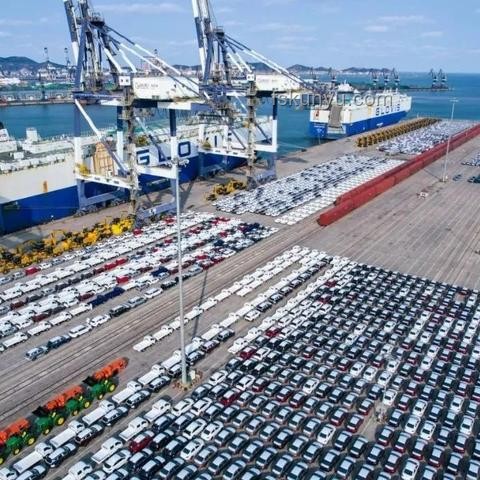 山東艦航母編隊抵港：彰顯國防實力，激發愛國熱情