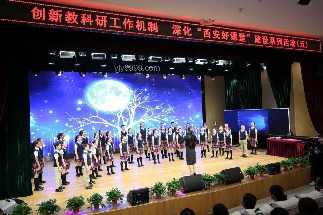 寧藝卓氣場拉滿的舞臺表現力研究