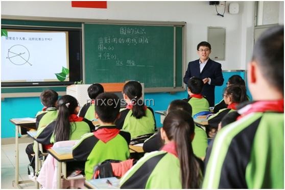 希望寄予青年：傳統教育與現代教育理念對比