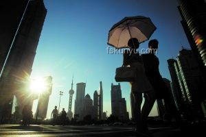 高溫天開空調與健康風險：醫(yī)生提醒與民眾習慣的對比分析