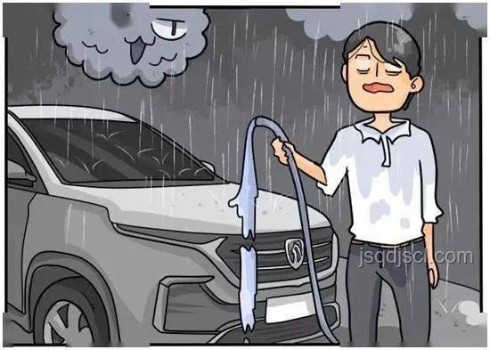 成都暴雨致春熙路發生短路？假，真相與謠言的深度剖析