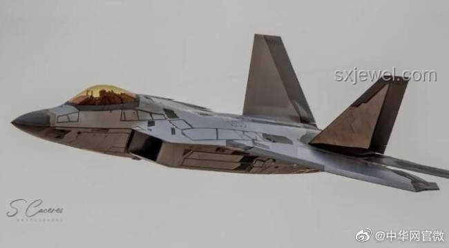 搭上殲-15戰機同款電梯，體驗腎上腺素飆升的瞬間！??,震撼,難忘,科技魅力,心跳加速