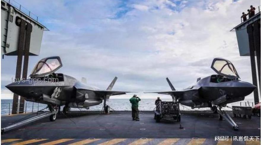 搭上殲-15戰機同款電梯體驗對比：傳統電梯與航母升降機