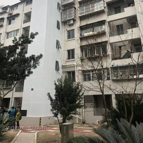 搭上殲-15戰機同款電梯體驗對比：震撼與自豪的交織