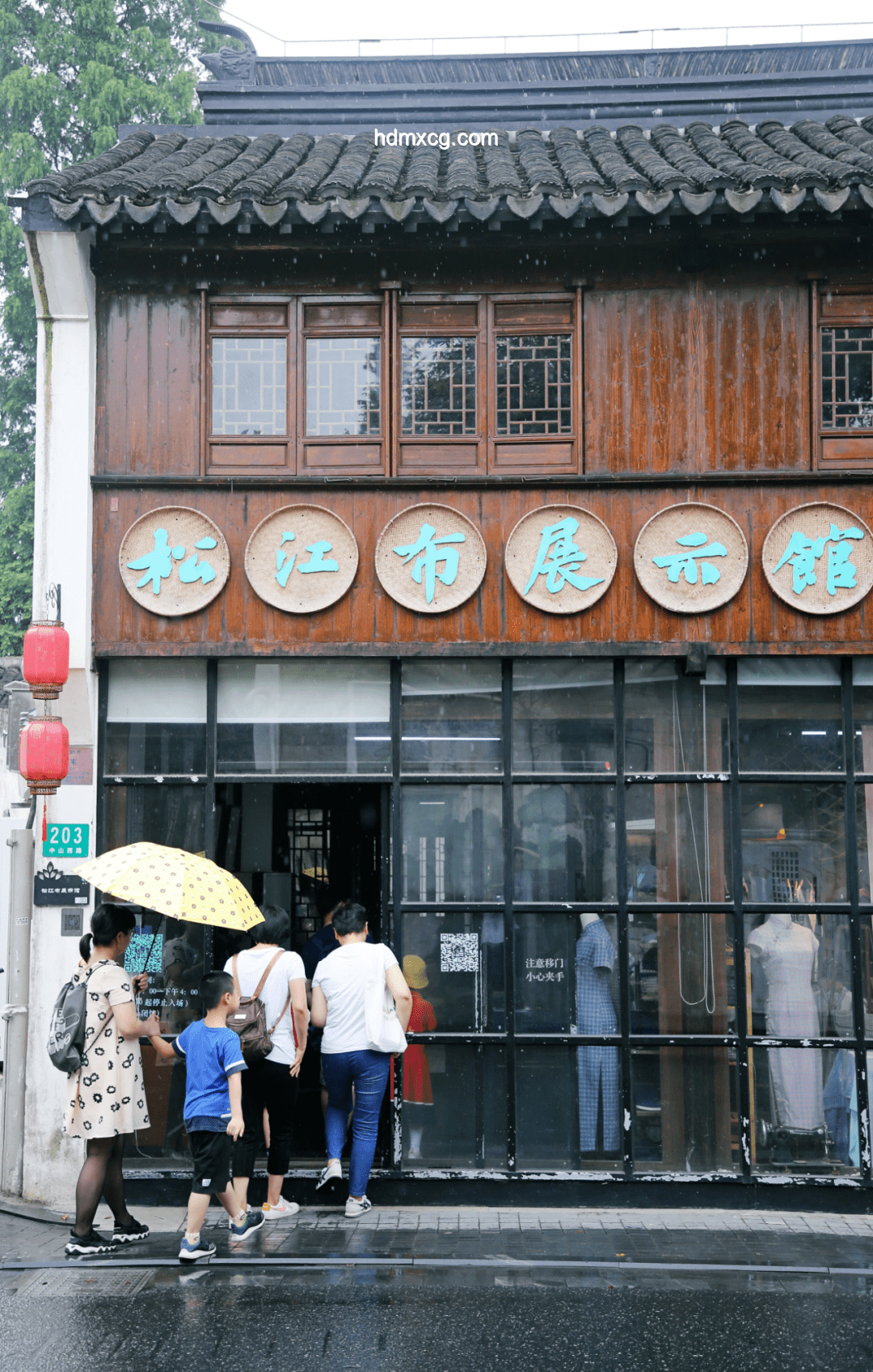 如何享受位于老城區的人氣王面館，避免上癮困擾？