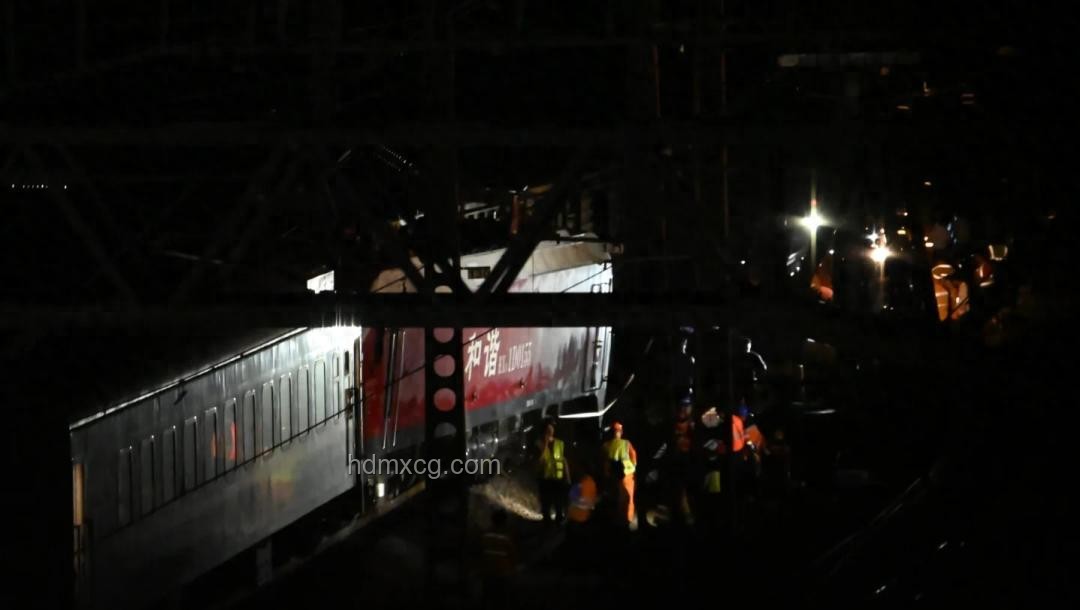 K1373次列車脫線事件分析與官方應(yīng)對(duì)