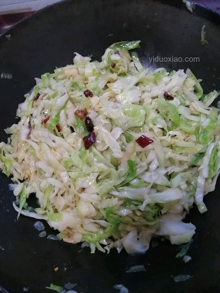 想吃熗炒包菜？這部視頻教程不可錯過,熗炒包菜,視頻教程,家常菜,烹飪技巧