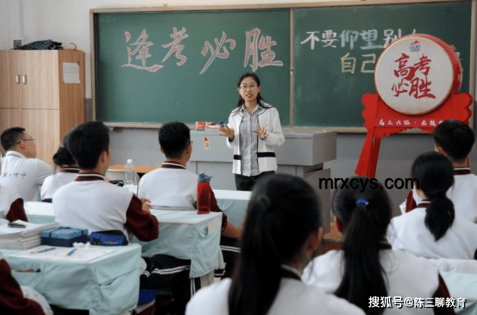 江西中學事件引熱議：學生棄北大清華選熱門專業，怎么看？