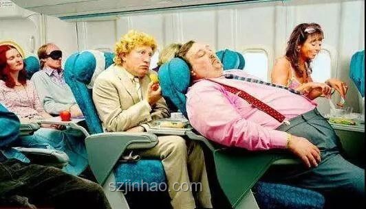演員坐飛機遇私生粉硬闖頭等艙：追星行為的法律邊界