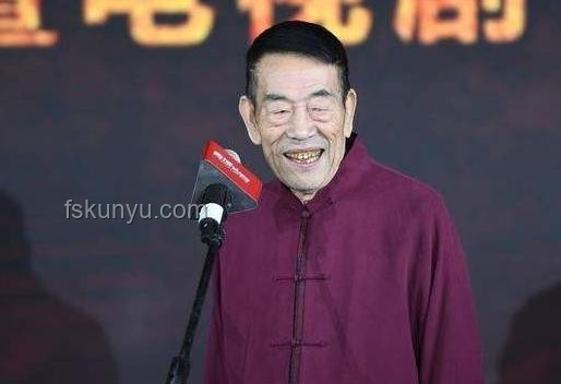 楊少華為相聲大師馬三立捧哏的相聲藝術