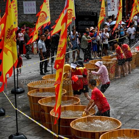 《暑假熱門消費現狀問題解決方案》