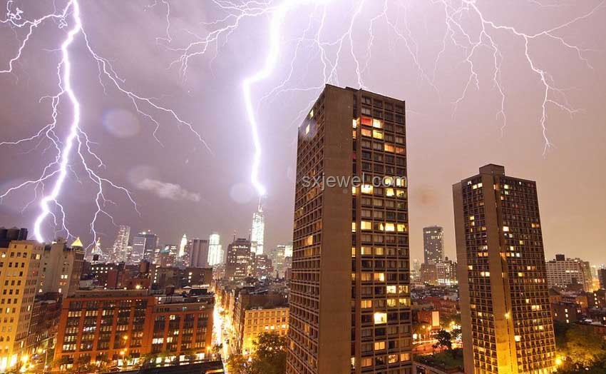 深圳3小時(shí)閃電1206次：極端天氣下的城市應(yīng)對(duì)與趨勢(shì)分析